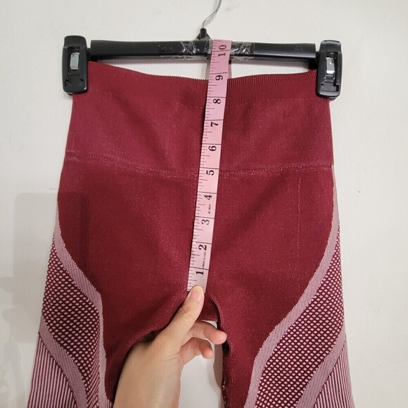 NEW Fabletics High Waisted Seamless Turbo Legging Black Cherry/Petal Size XS - Picture 8 of 12